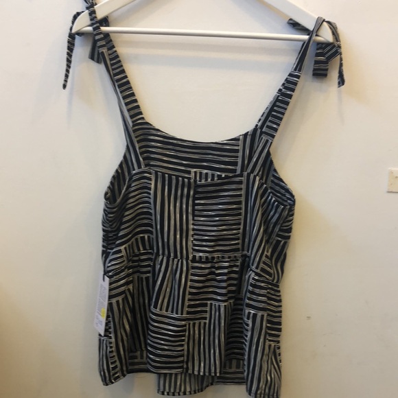 Eve Lavoie top - made in Montreal. - Picture 3 of 6